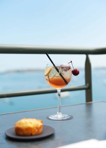 Hotel Castelbrac - Aquarium Bar & Charcot Sala