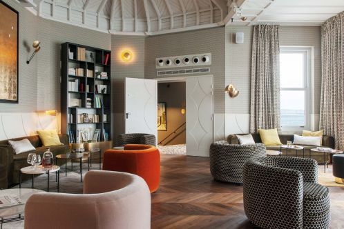 Hotel Castelbrac - Aquarium Bar & Charcot Sala